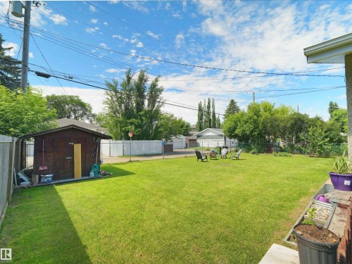 9256 75 Street, Edmonton, AB 