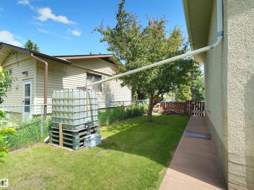9256 75 Street, Edmonton, AB 
