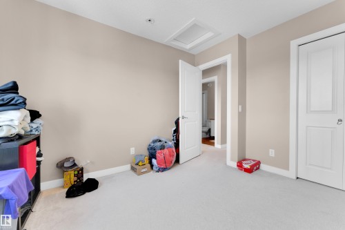 725 36 Street, Edmonton, AB - Indoor