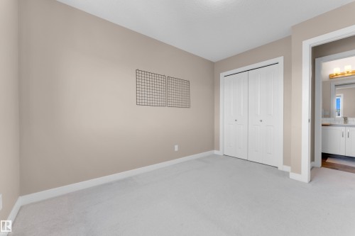 725 36 Street, Edmonton, AB - Indoor
