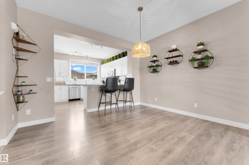725 36 Street, Edmonton, AB - Indoor