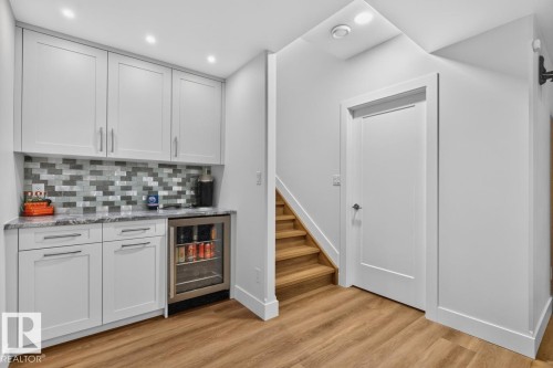 1706 Tanager Close, Edmonton, AB 