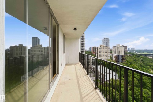 Private balcony featuring a concrete floor and black metal railings - 1008 11307 99 Avenue, Edmonton, AB 