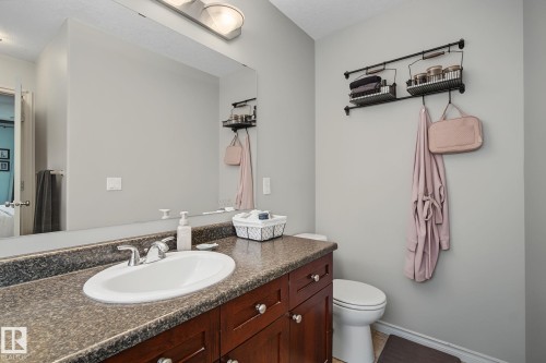 172 Galloway Wynd, Fort Saskatchewan, AB - Indoor Photo Showing Bathroom