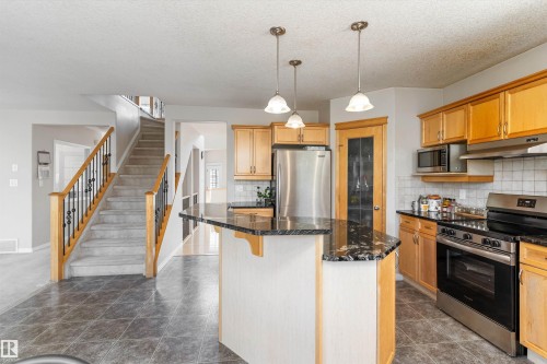 1710 Hodgson Place, Edmonton, AB - Indoor Photo Showing Kitchen