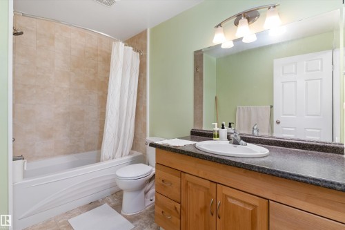 1710 Hodgson Place, Edmonton, AB - Indoor Photo Showing Bathroom