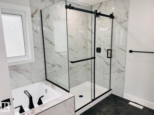 8912 Mayday Way Sw, Edmonton, AB - Indoor Photo Showing Bathroom