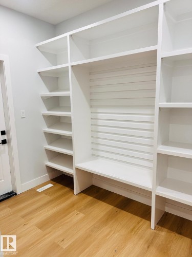 8912 Mayday Way Sw, Edmonton, AB - Indoor With Storage