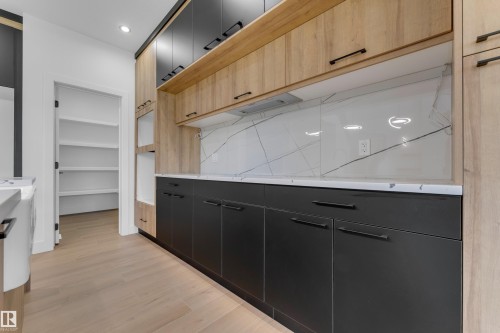 213 Basin Court, Leduc, AB - Indoor Photo Showing Kitchen