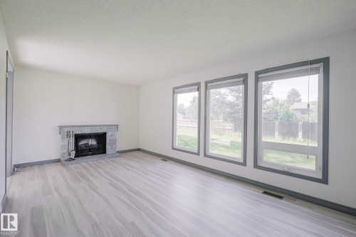 894 Millbourne Road E, Edmonton, AB 