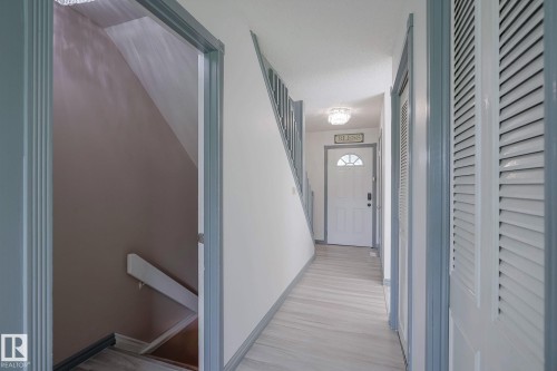 894 Millbourne Road E, Edmonton, AB 