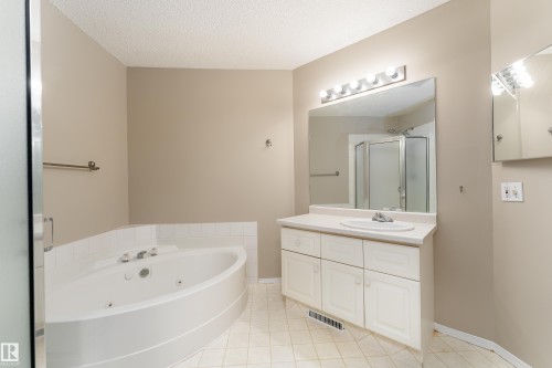 3 9703 174 Street, Edmonton, AB 