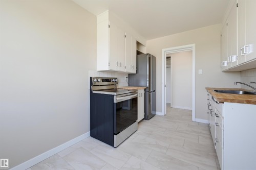 7 7307 118 Street, Edmonton, AB 