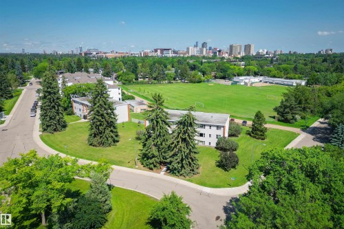 7 7307 118 Street, Edmonton, AB 