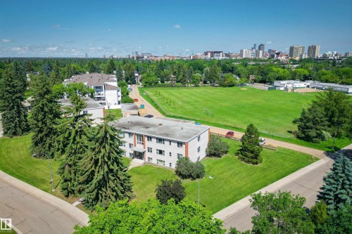 7 7307 118 Street, Edmonton, AB 