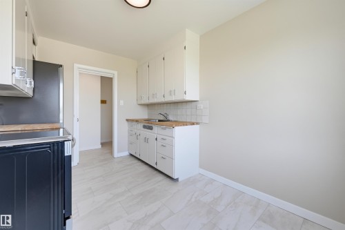 7 7307 118 Street, Edmonton, AB 