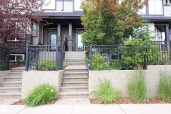 7492 MAY Common  Edmonton, AB T6R 0G9