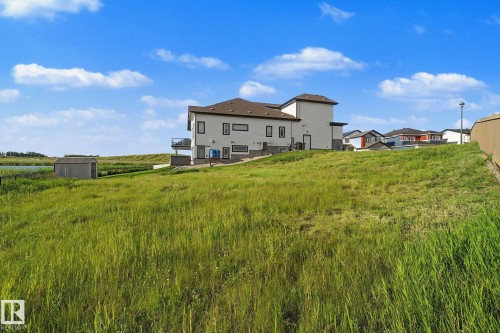 27 Lakeshore Cove, Beaumont, AB 