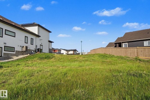 27 Lakeshore Cove, Beaumont, AB 