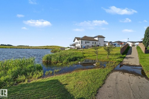 27 Lakeshore Cove, Beaumont, AB 