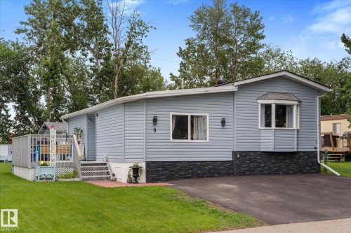 #9 305 Calahoo Rd, Spruce Grove, AB - Outdoor