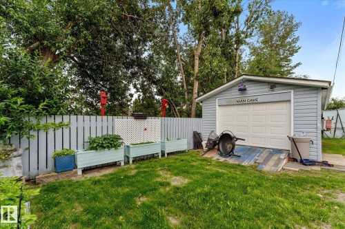 #9 305 Calahoo Rd, Spruce Grove, AB - Outdoor