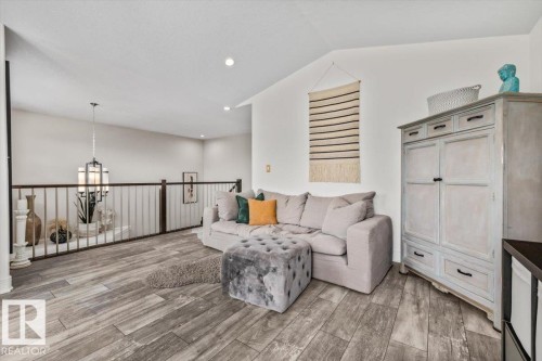 7613 Schmid Crescent, Edmonton, AB 