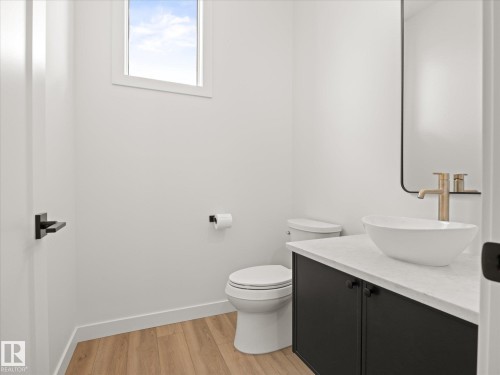 6303 109B Avenue, Edmonton, AB - Indoor Photo Showing Bathroom