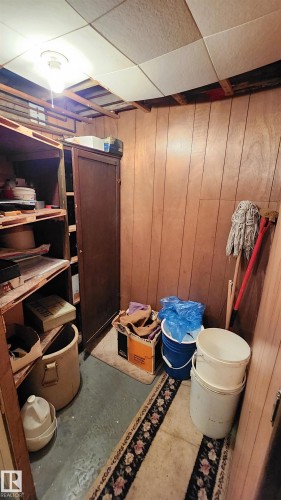 Image quality insufficient for description - 9522 110 Avenue Nw, Edmonton, AB - Indoor