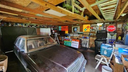 Image quality insufficient for description - 9522 110 Avenue Nw, Edmonton, AB - Indoor