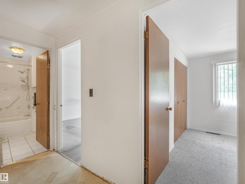 10904 100 Avenue, Fort Saskatchewan, AB - Indoor Photo Showing Other Room