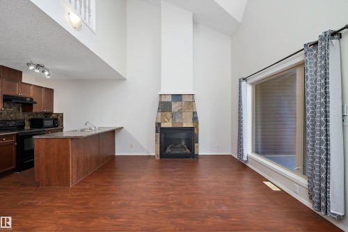 #5 100 Heron Point Cl, Rural Wetaskiwin County, AB - Indoor With Fireplace