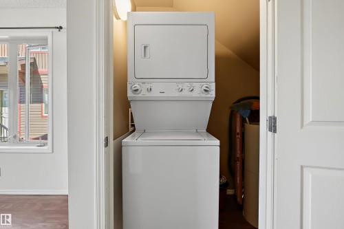 #5 100 Heron Point Cl, Rural Wetaskiwin County, AB - Indoor Photo Showing Laundry Room