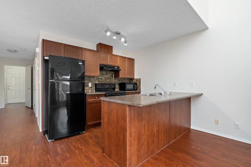 #5 100 Heron Point Cl, Rural Wetaskiwin County, AB - Indoor Photo Showing Kitchen