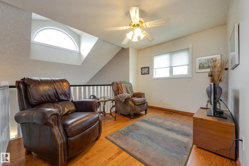 4335 47 Street, Edmonton, AB - Indoor