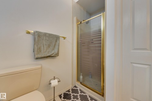 4335 47 Street, Edmonton, AB - Indoor Photo Showing Bathroom