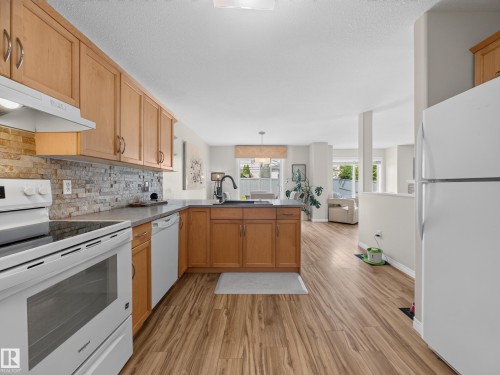 15926 132 Street, Edmonton, AB 