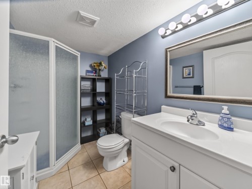 15926 132 Street, Edmonton, AB 