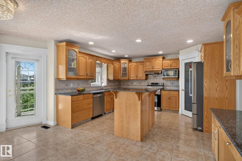 8839 158 Avenue, Edmonton, AB 
