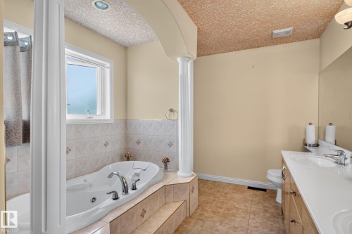 8839 158 Avenue, Edmonton, AB 