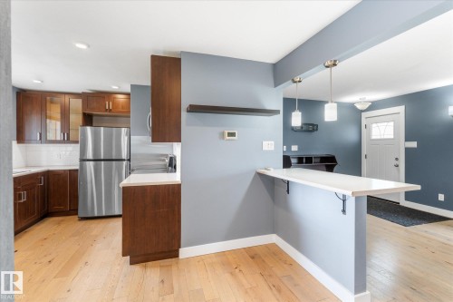 10945 164 Street Nw, Edmonton, AB - Indoor Photo Showing Kitchen