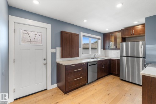 10945 164 Street Nw, Edmonton, AB - Indoor Photo Showing Kitchen