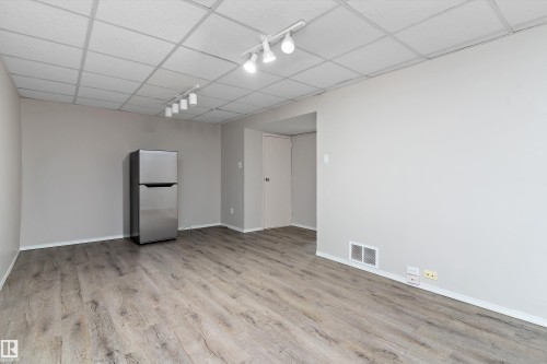 17406 76 Avenue, Edmonton, AB 