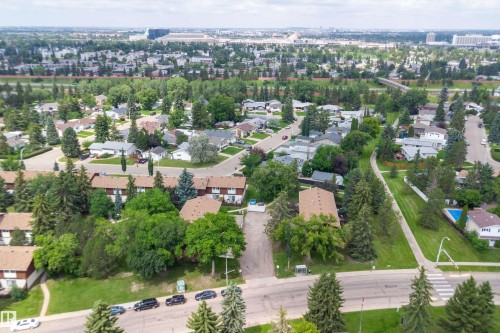 17406 76 Avenue, Edmonton, AB 
