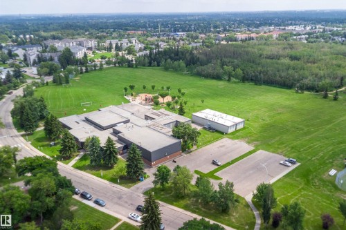 17406 76 Avenue, Edmonton, AB 