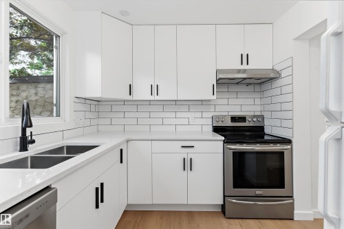17406 76 Avenue, Edmonton, AB 