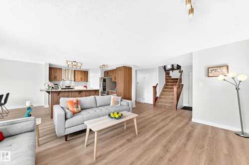 5009 Godson Court, Edmonton, AB 