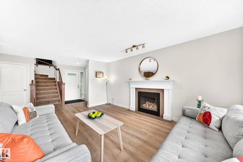 5009 Godson Court, Edmonton, AB 