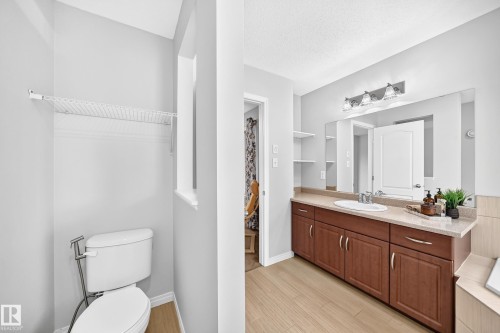 5009 Godson Court, Edmonton, AB 