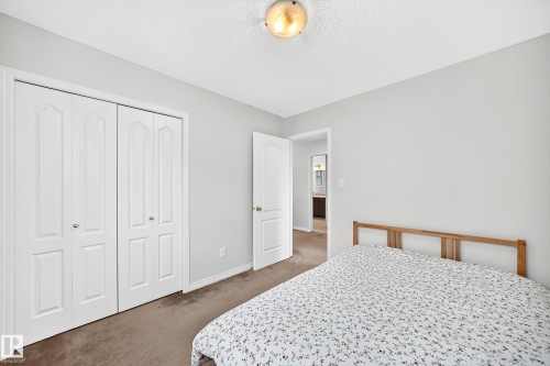5009 Godson Court, Edmonton, AB 